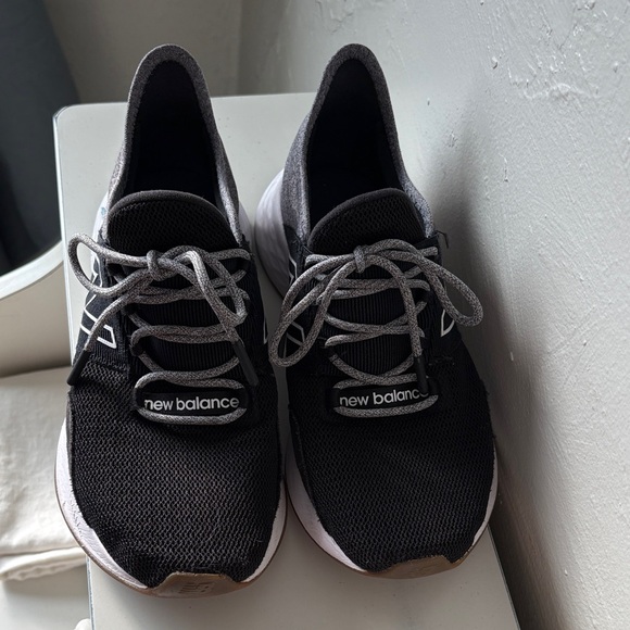 New Balance Black & Gray Knit Lace-Up Sneakers - Picture 3 of 4